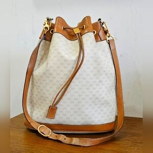 Vintage Gucci bucket Signature Coated Canvas beige/ Tan leather Crossbody bag